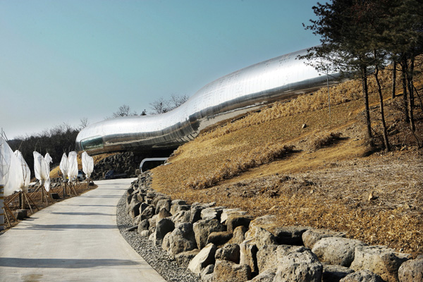 Museo de la Prehistoria X-TU Architects